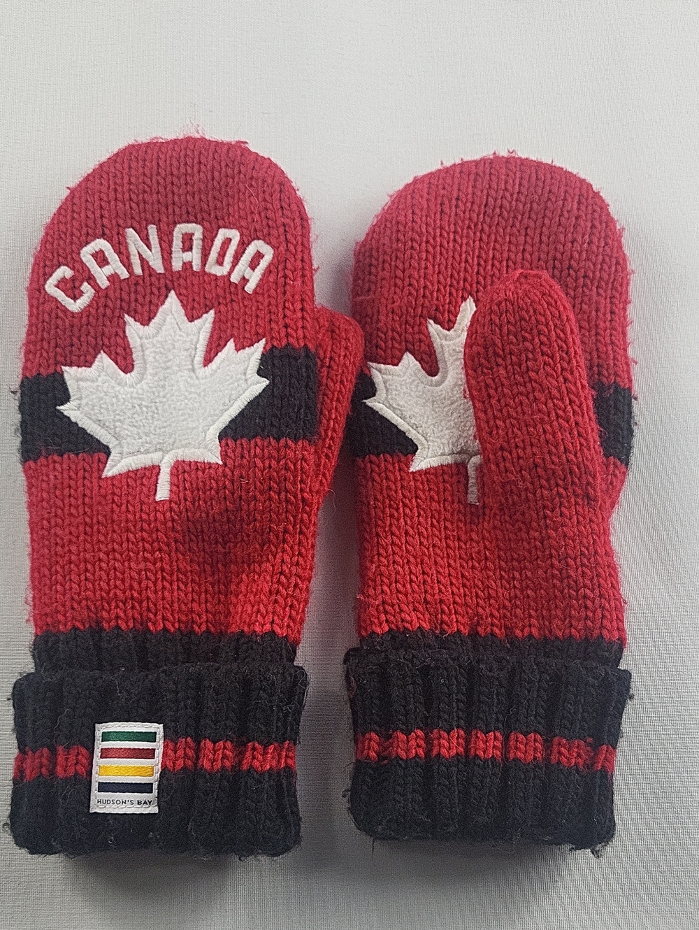 Hudson's Bay Team Canada Olympic Red Knit Mittens Adult Small